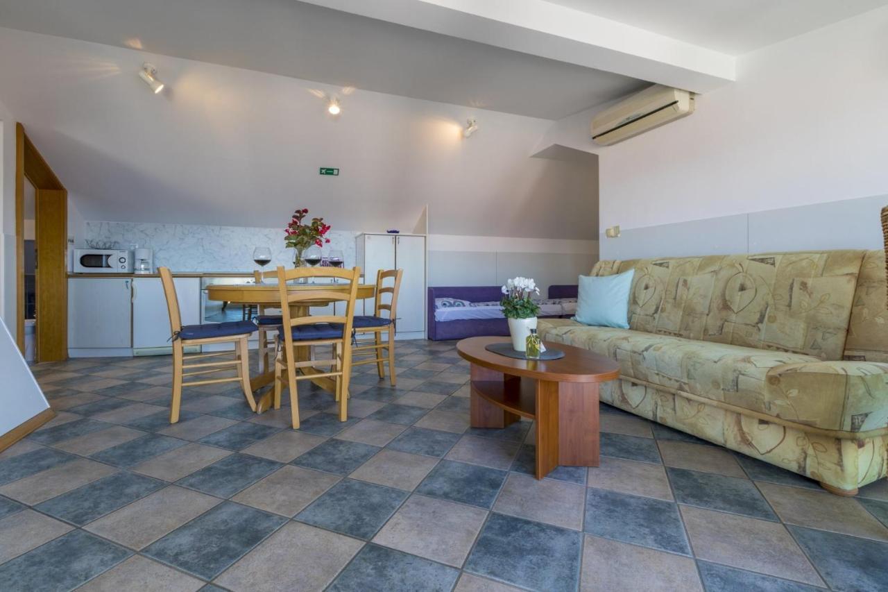 Blue Pearl Apartments Crikvenica Exterior foto
